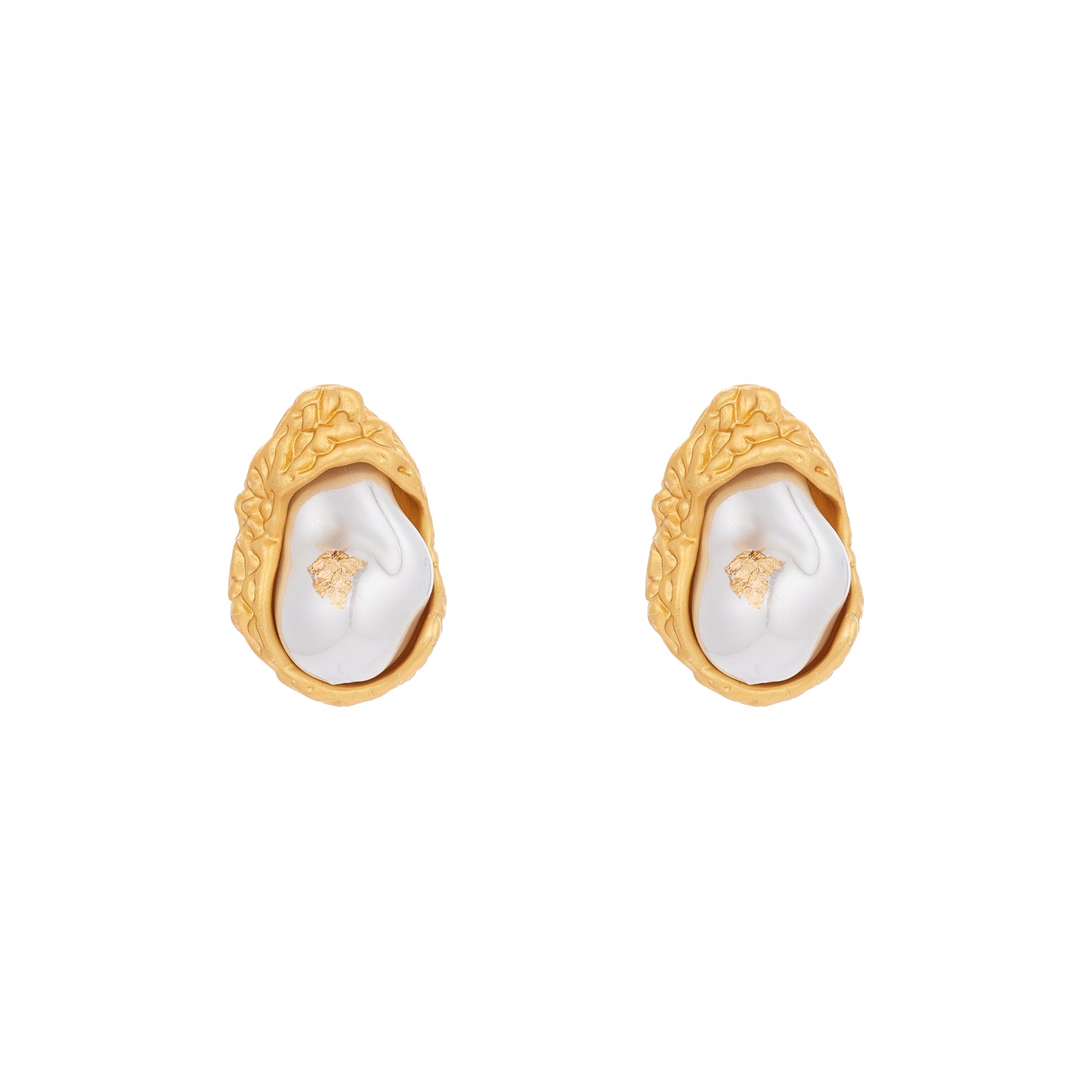 Baroque style pearl earrings